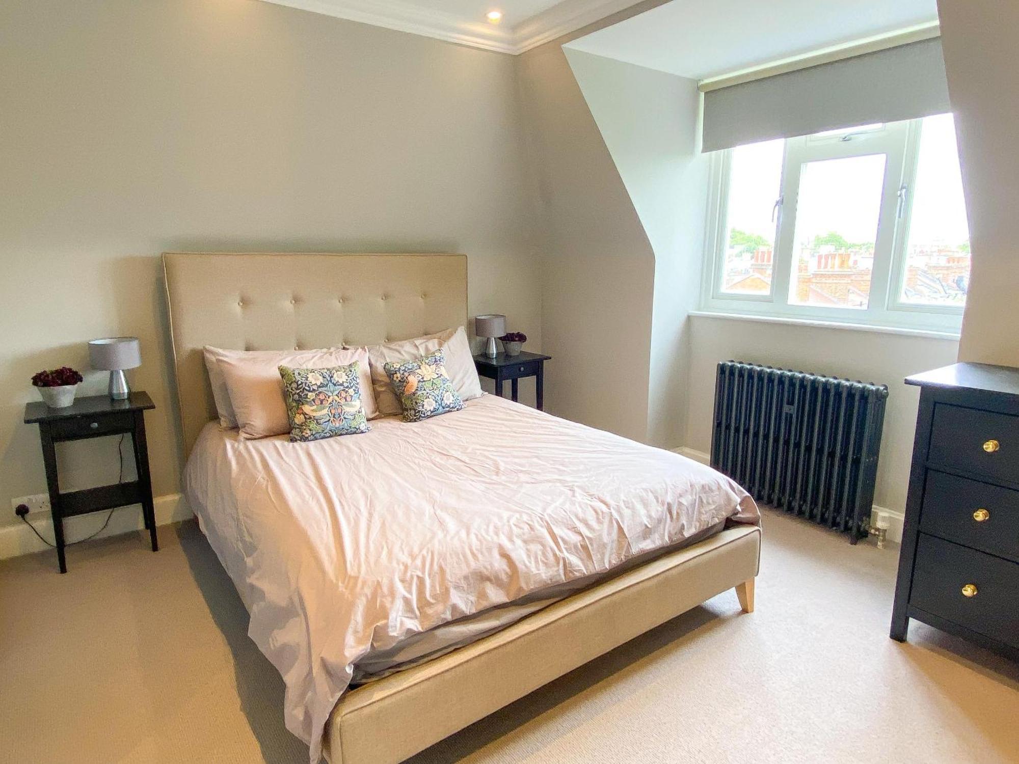 Exquisite Floor Flat Heart Of Chelsea Londra